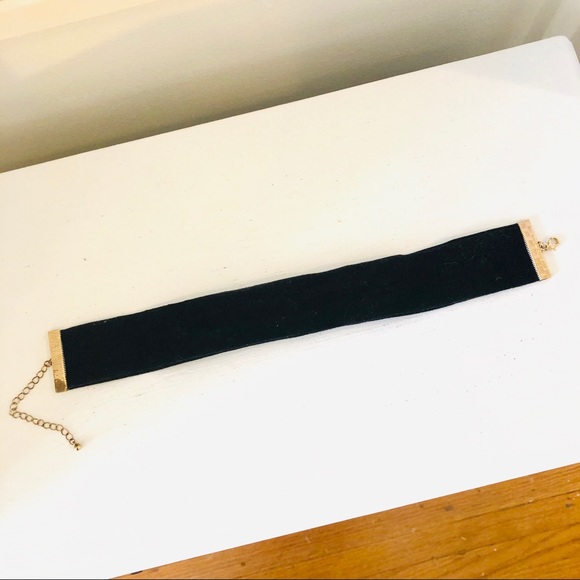 Velvet and rhinestone vintage vibe choker - Picture 12 of 12